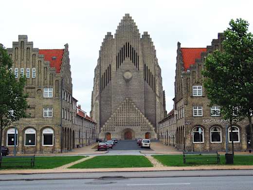 Grundtvigskirken-vest-2005-3
