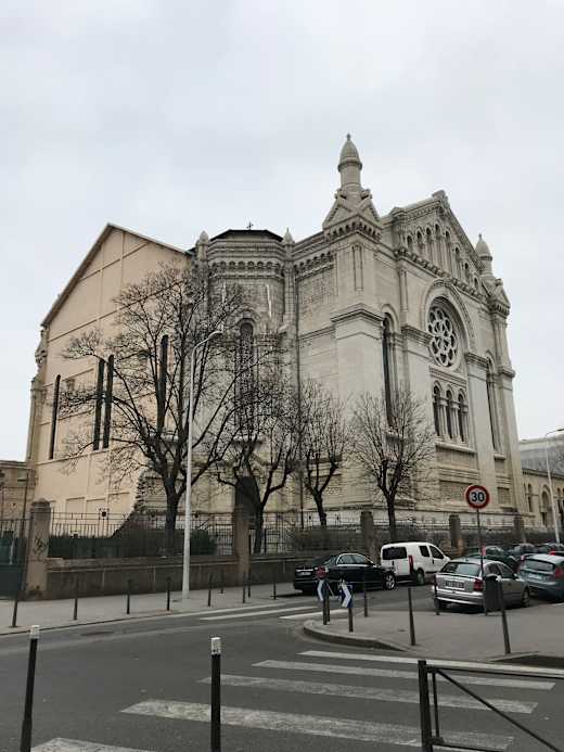 Église du Sacré-Cœur de Lyon depuis la rue Antoine-Charial - vue