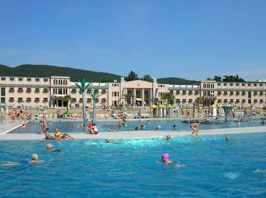 Baden bei Wien - complesso termale e piscina