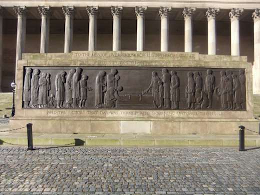 The Cenotaph at Liverpool (3)