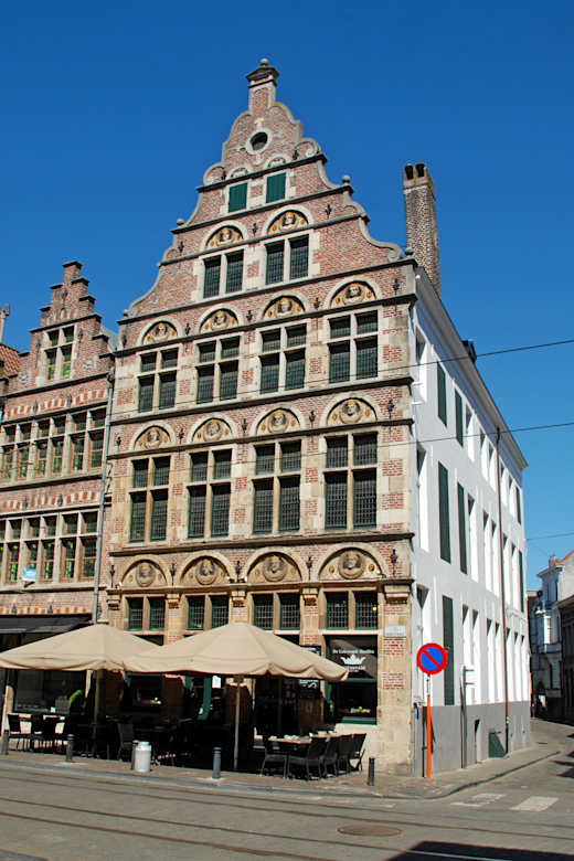 Belgique - Gand - Maison des Têtes Couronnées - 01
