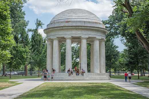 District of Columbia War Memorial, July 2017 (close up)