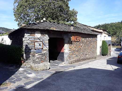 Museo Etnográfico de Grandas de Salime 325