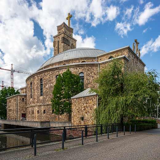 Pforzheim - Südweststadt - Herz-Jesu-Kirche - Ansicht von ONO