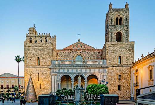 "Die Kathedrale zeigt in besonders eindrucksvoller Weise den normannisch-arabisch-byzantinischen Baustil" 02