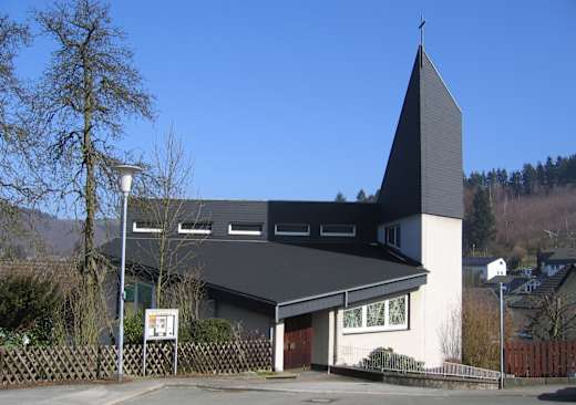 Loessel-Brunnenkirche1-Bubo