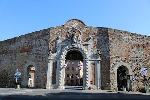 Porta Camollia (Siena) 01