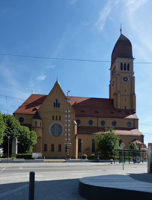 Augsburg Herz-Jesu-Kirche 01