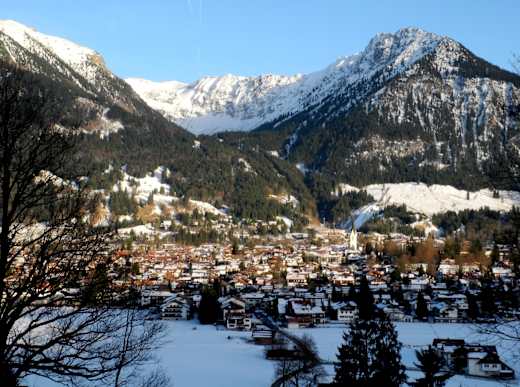 Oberstdorf - Sicht von Reute auf Zentrum und Schattenberg