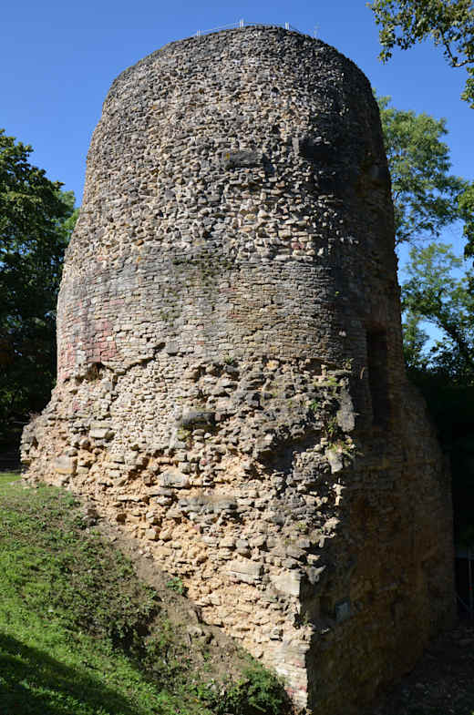 The Cenotaph of Drusus (Drususstein), an empty tomb raised by Roman troops in 9 AD in honour of the deceased general Drusus, Mogontiacum (Mainz) (9739245693)