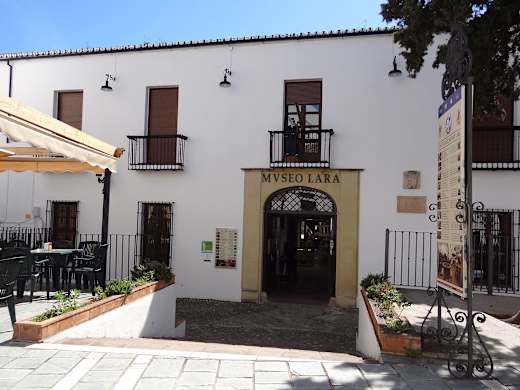 Lara Museum-01