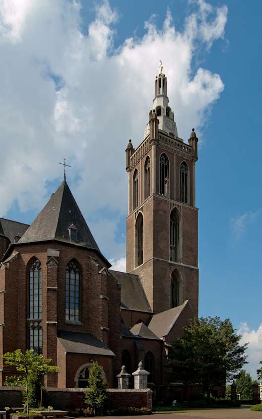 Christoffelkerk, Blick vom östlich gelegenen Stadtmauerrand