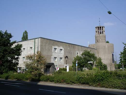Düsseldorf-Heerdt - Handweiser - Bunkerkirche Gesamtansicht