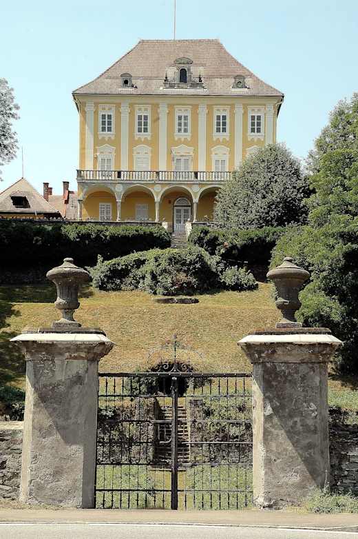 Klagenfurt Schloss Annabichl 14072006 01