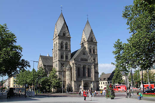 Koblenz im Buga-Jahr 2011 - Herz-Jesu-Kirche 01