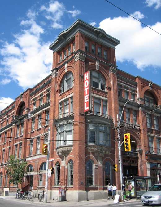 Gladstone Hotel