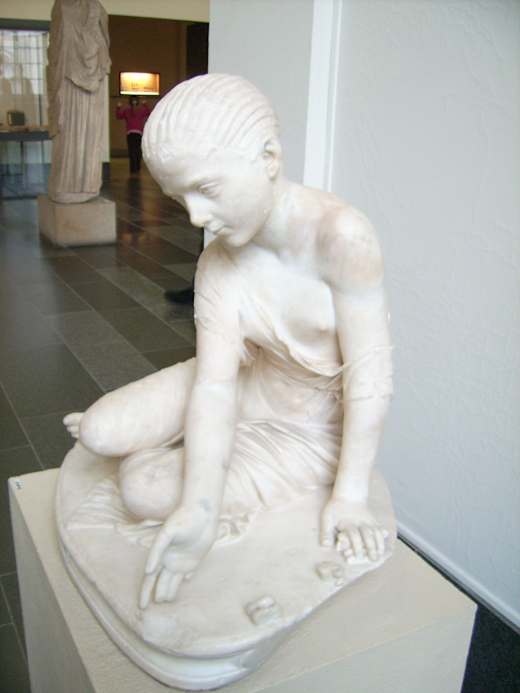 Knöchelspielerin Antikensammlung Berlin 0006