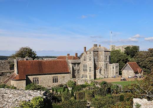 Carisbrooke castle buildings 2023