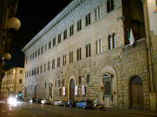Palazzo Medici Riccardi by night 01