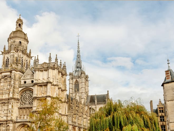 Cathédrale NotreDame de Évreux, Évreux Infos, Preise und mehr ADAC Maps