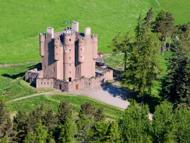 Braemar, Braemar Castle