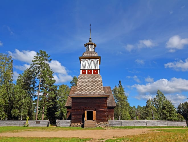 Petäjävesi, Kirche