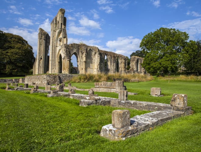 Glastonbury, Glastonbury Abbey