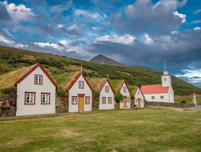 Grenivik, Laufás
