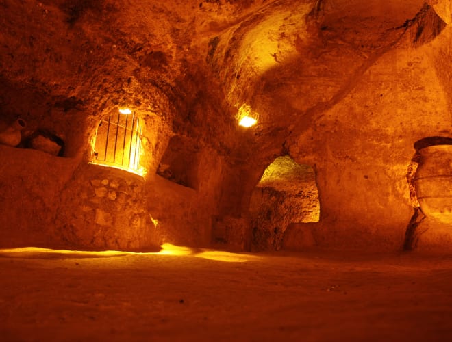 Requena, Cuevas de la Villa