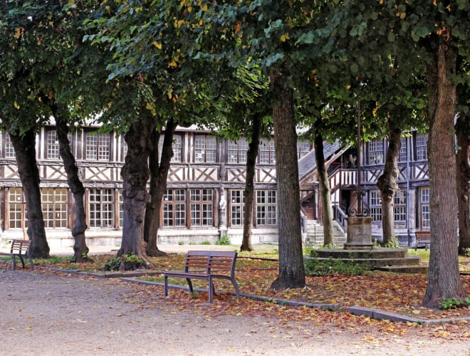 Rouen, Aître St-Maclou