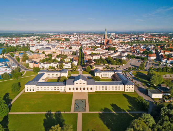 Tourismusinformation Schwerin, Schwerin Infos, Preise und mehr ADAC Maps