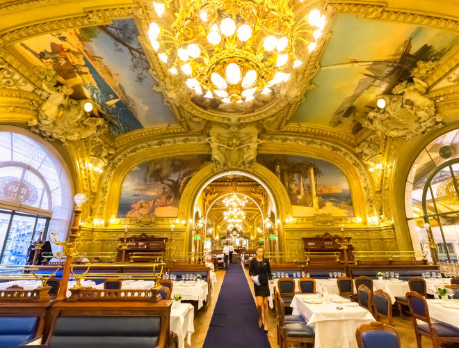 Paris, Le Train Bleu