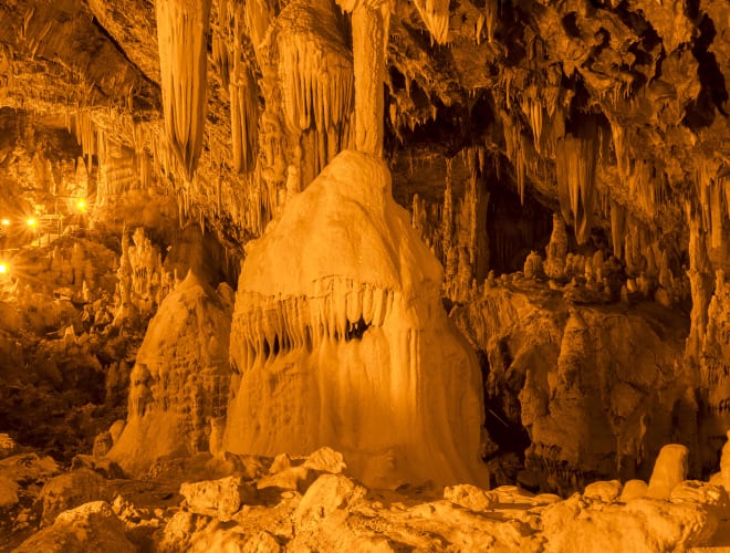 Perama, Tropfsteinhöhle von Perama