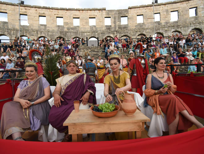 Pula, Spectacvla Antiqva