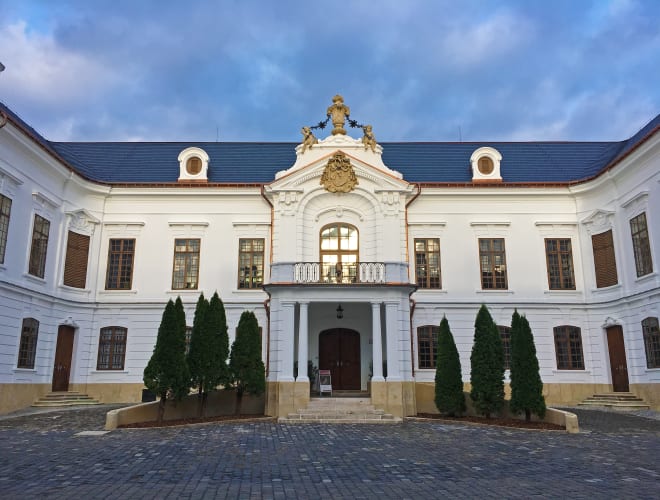 Veszprém, Erzbischöfliches Palais