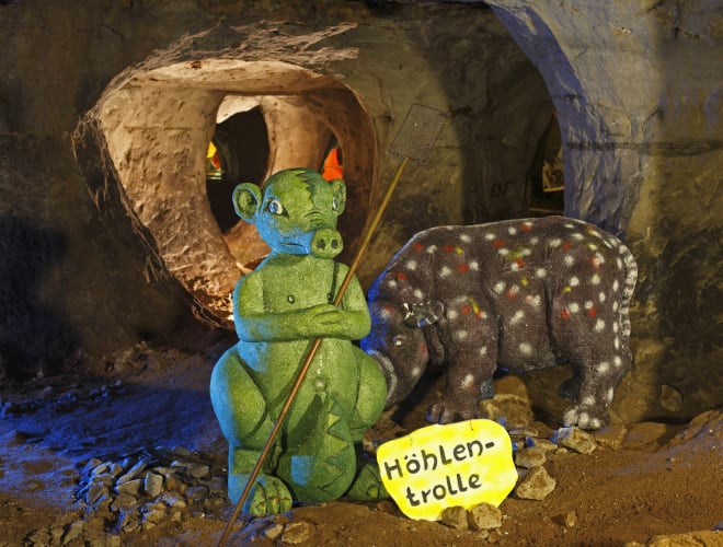 Walldorf in Thüringen, Sandstein und Märchenhöhle
