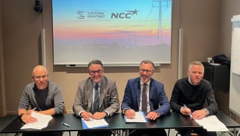 Representanter för NCC och Svenska kraftnät signerar avtal.