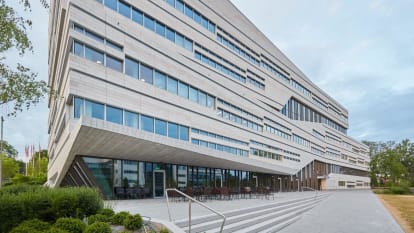 Bild på Segerstedthuset, förvaltningshem för Uppsala universitet.