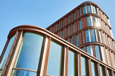 Kopparfasaden på nya tingsrätten i Lund.