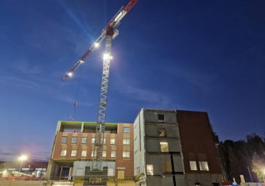 Yleiskuvaa julkisivusta