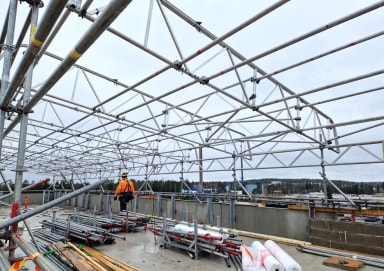 Työnaikaisen sääsuojan asennus