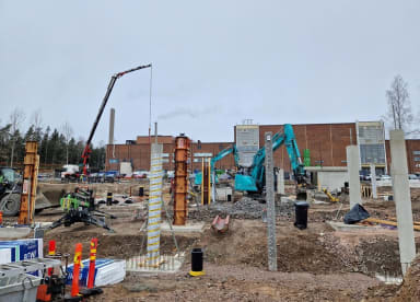 Pysäköintihallin montun töitä