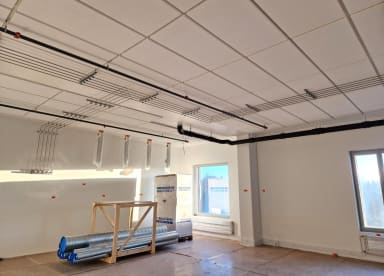 A-lohko alakattolevyjä asennettuna