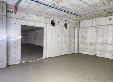 A-lohko väestönsuojan lattia valettuna