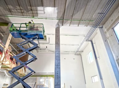 Kellarikerroksen maalausta