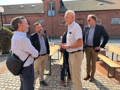 Människor som pratar.