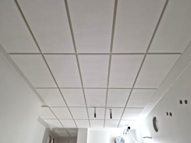 Akustiikkalevyjä alakatossa