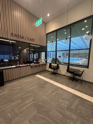 En ny gemensam entré ramar in sport- och simhallen i Arvidsjaur.