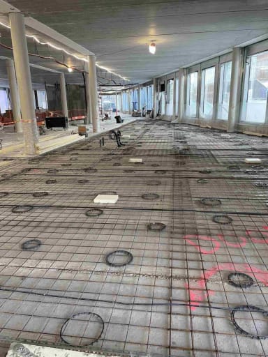 Vko 49 kuva B-talon pintabetonilattian raudoituksista