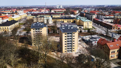 Flygbild över Kristianstad med hus.
